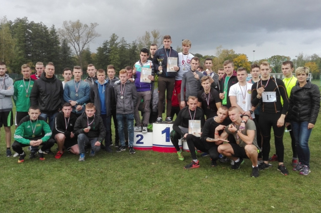 Mistrzostwa Powiatu Szczecinek w sztafetowych biegach przełajowych dziewcząt i chłopców