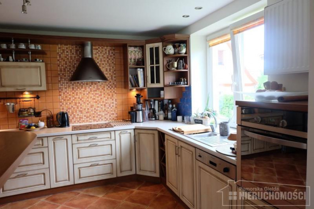 DOM W POBLIŻU CENTRUM SZCZECINKA, Z WŁASNĄ SALĄ GIMNASTYCZNĄ!