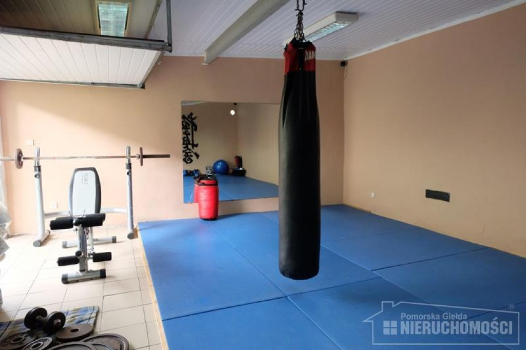 DOM W POBLIŻU CENTRUM SZCZECINKA, Z WŁASNĄ SALĄ GIMNASTYCZNĄ!