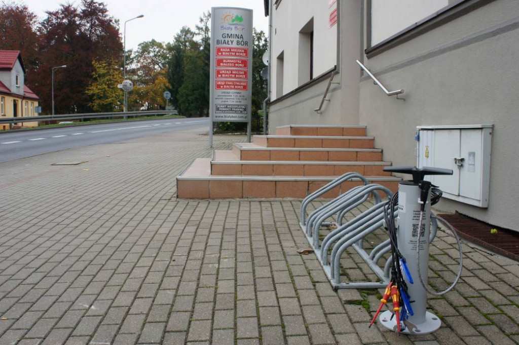 W Białym Borze stanęła pierwsza publiczna stacja naprawy rowerów