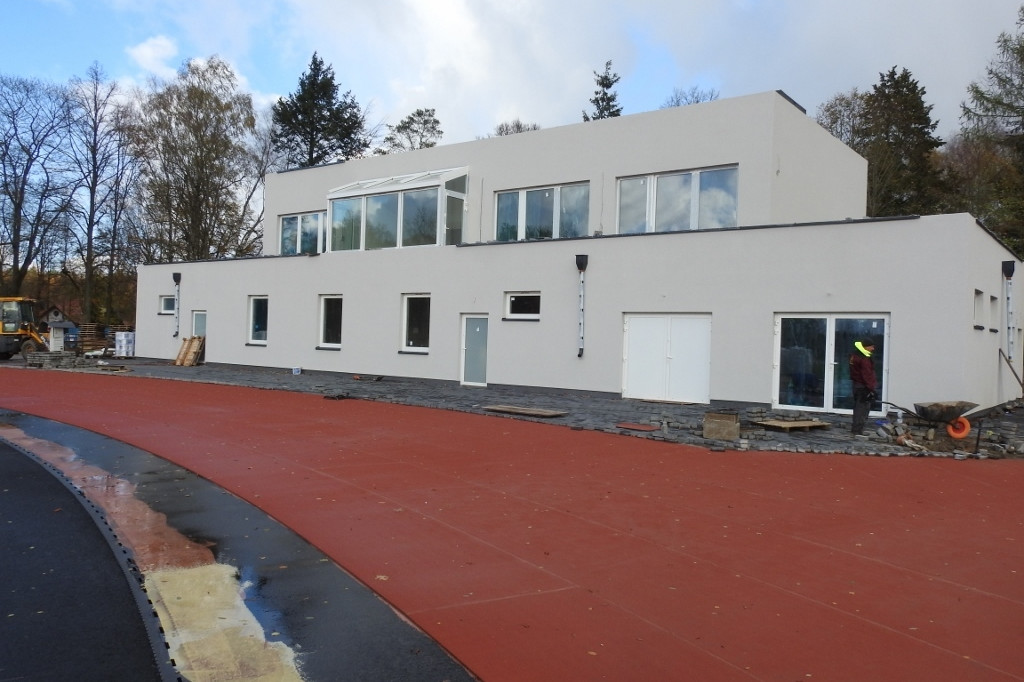 Stadion na Światkach z nową murawą i bieżną