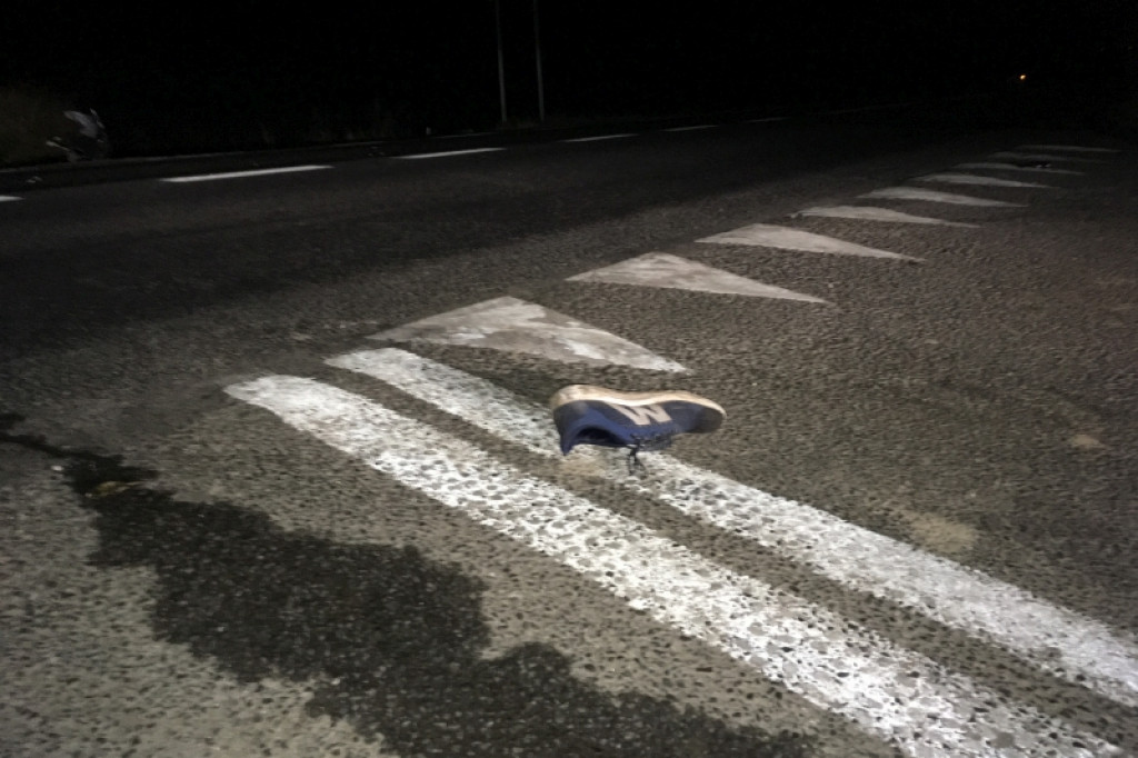 Nietypowy wypadek na DK-11. Motorowerzysta uciekł po zderzeniu z autem