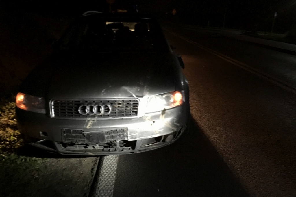 Nietypowy wypadek na DK-11. Motorowerzysta uciekł po zderzeniu z autem