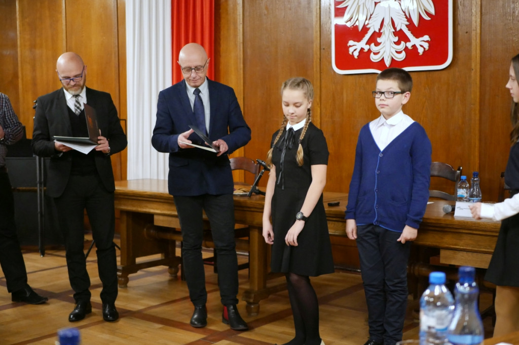 Najzdolniejsi odebrali stypendia burmistrza