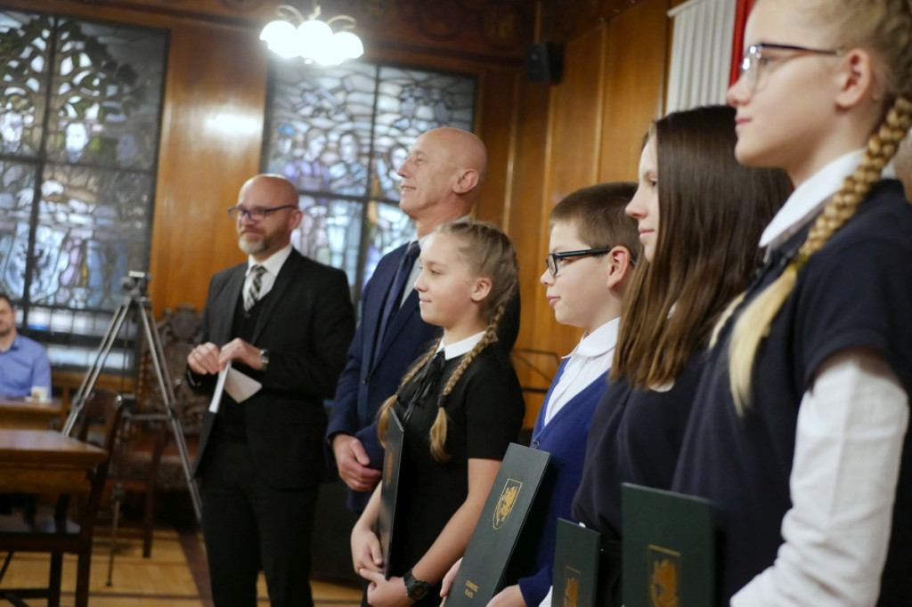 Najzdolniejsi odebrali stypendia burmistrza