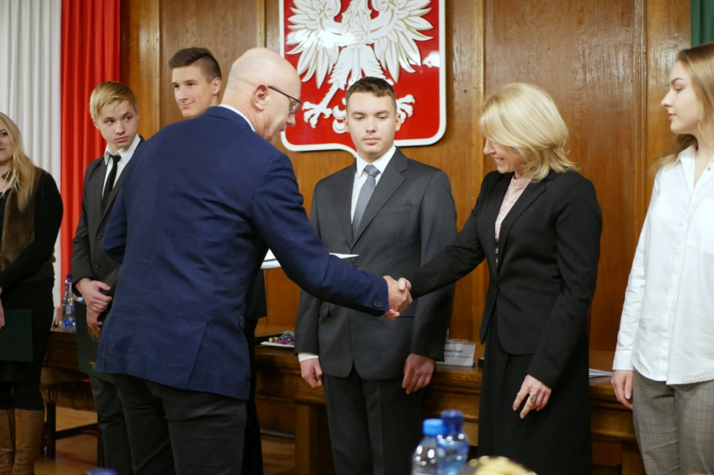 Najzdolniejsi odebrali stypendia burmistrza
