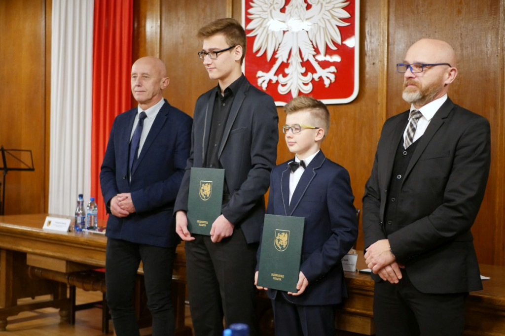Najzdolniejsi odebrali stypendia burmistrza