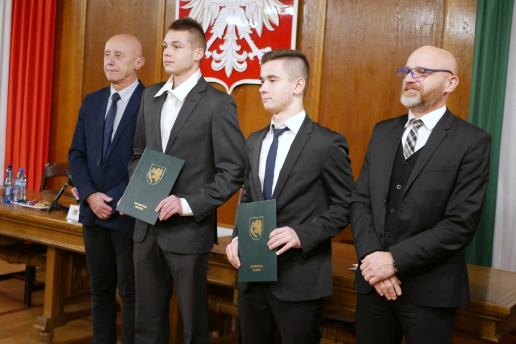 Najzdolniejsi odebrali stypendia burmistrza