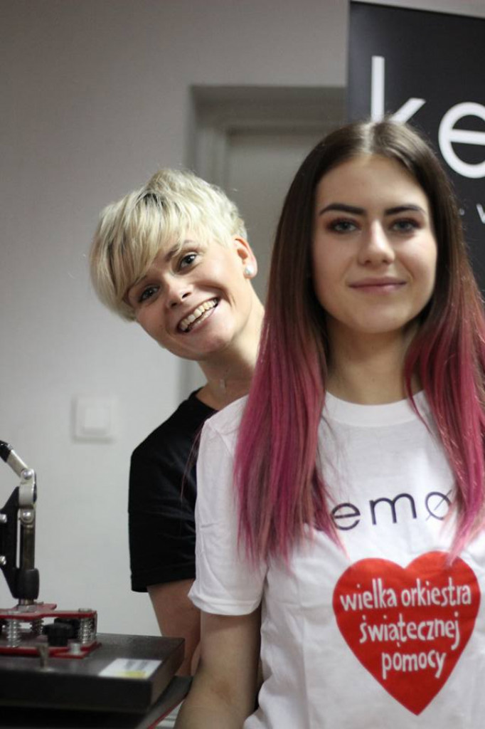 Szczecineckie fryzjerki odwiedziły siedzibę fundacji WOŚP