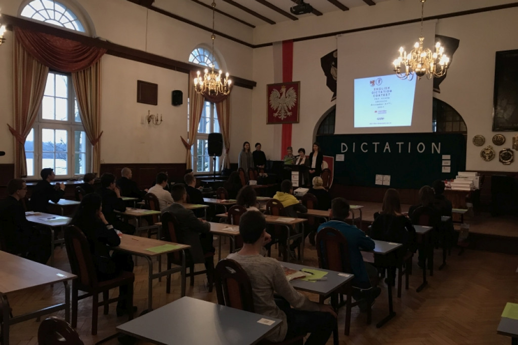 W I LO pisali dyktando... po angielsku