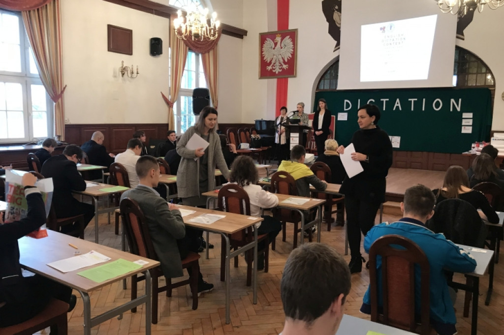 W I LO pisali dyktando... po angielsku