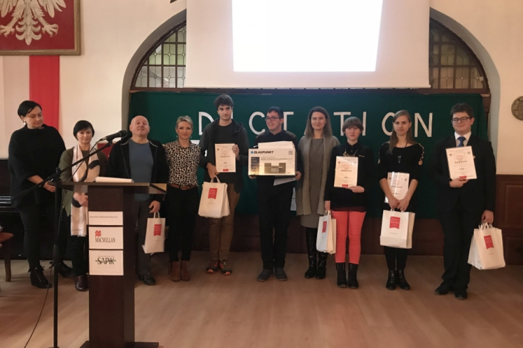 W I LO pisali dyktando... po angielsku