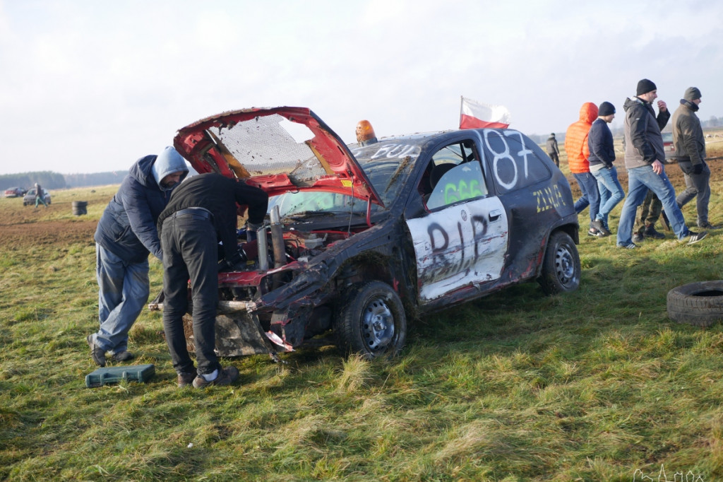 Destruction Derby- Wyścig Złomów Vol. 6 Edycja Mikołajkowa
