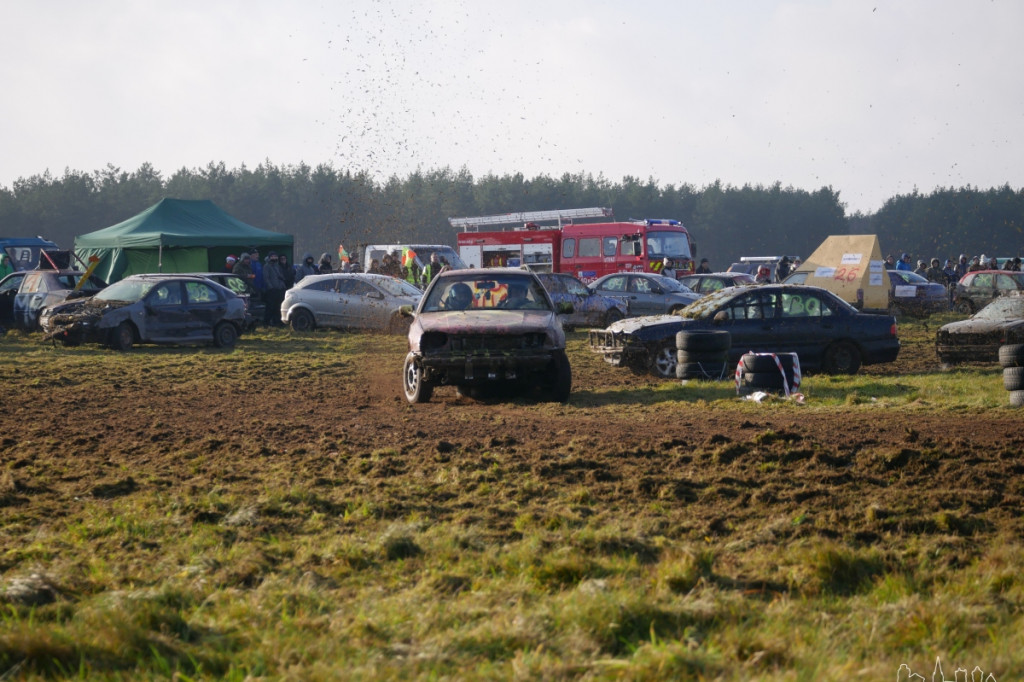 Destruction Derby- Wyścig Złomów Vol. 6 Edycja Mikołajkowa