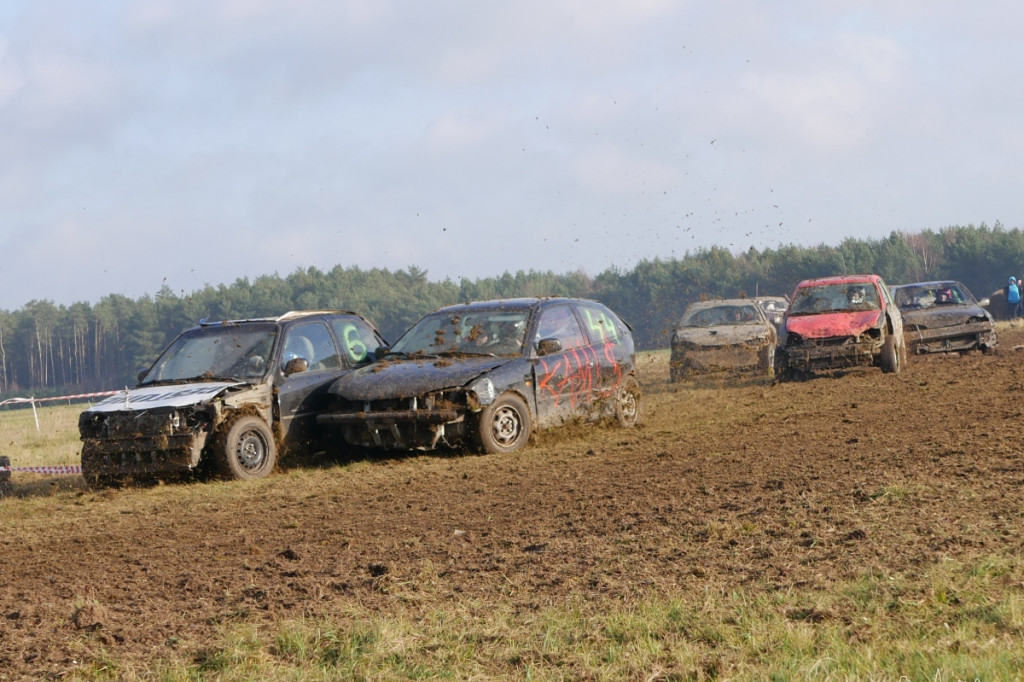 Destruction Derby- Wyścig Złomów Vol. 6 Edycja Mikołajkowa
