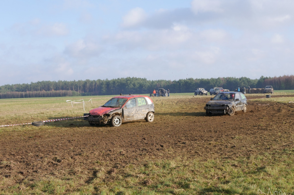 Destruction Derby- Wyścig Złomów Vol. 6 Edycja Mikołajkowa