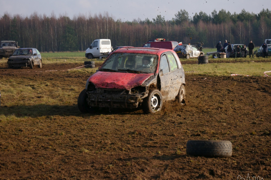 Destruction Derby- Wyścig Złomów Vol. 6 Edycja Mikołajkowa