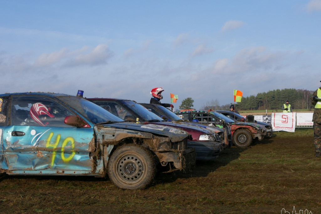 Destruction Derby- Wyścig Złomów Vol. 6 Edycja Mikołajkowa