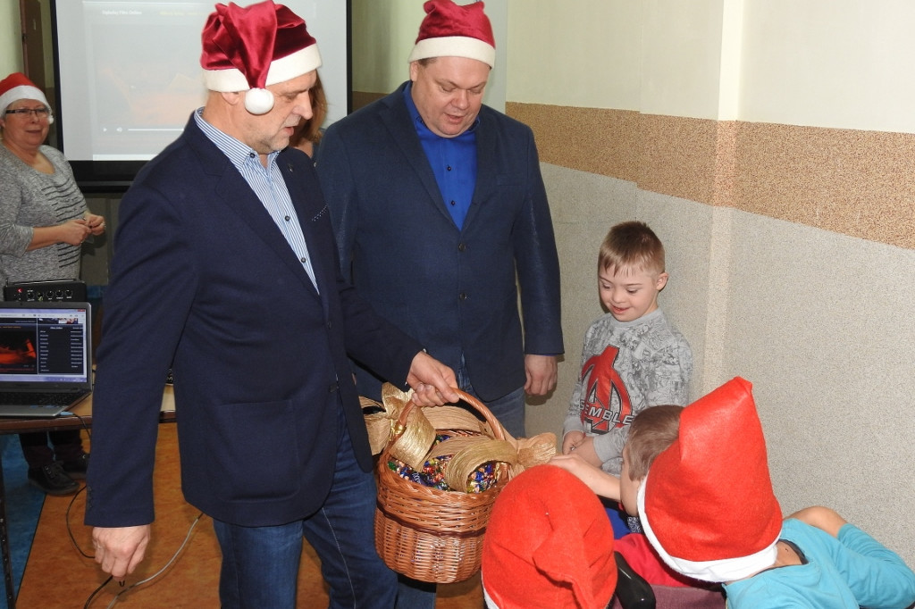 To był pracowity dzień Mikołajów ze starostwa