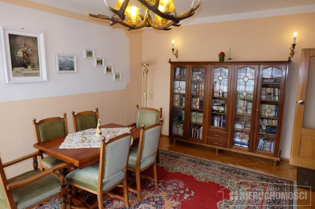 Dom w atrakcyjnej lokalizacji ? osiedle Zachód