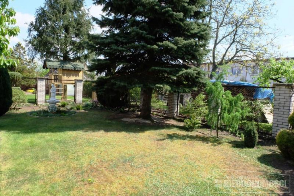 Dom w atrakcyjnej lokalizacji ? osiedle Zachód