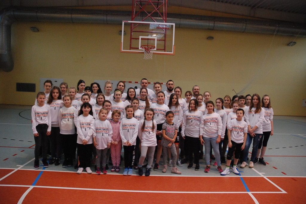 Wigilijne Spotkanie i Mikołajki w Gromie Turowo