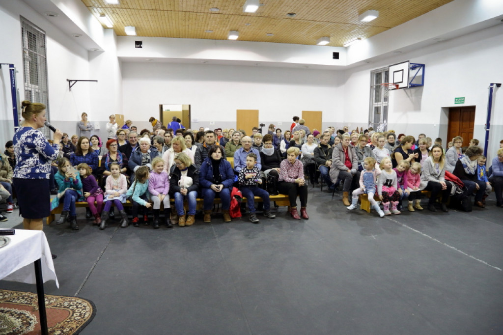 ?Opowieść wigilijna? w szkole w Łubowie