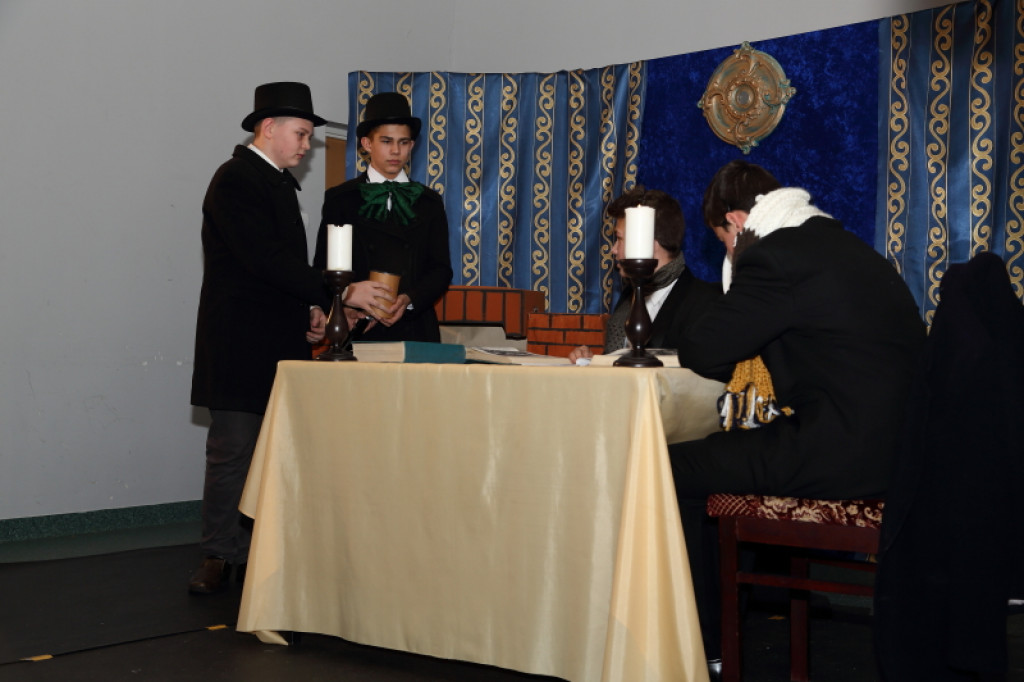 ?Opowieść wigilijna? w szkole w Łubowie