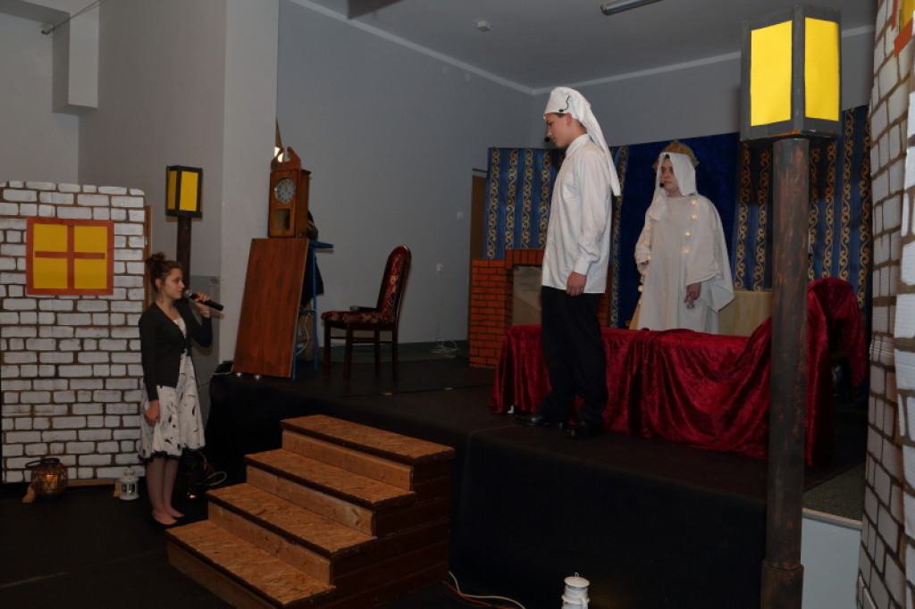 ?Opowieść wigilijna? w szkole w Łubowie