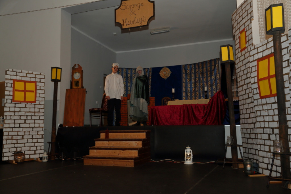 ?Opowieść wigilijna? w szkole w Łubowie