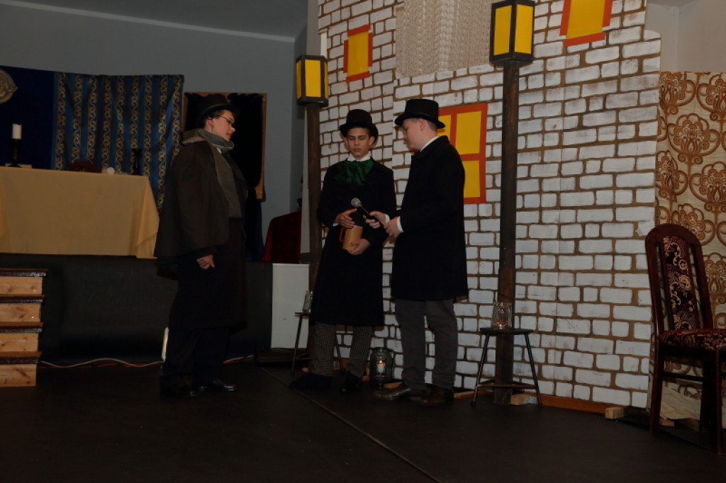 ?Opowieść wigilijna? w szkole w Łubowie