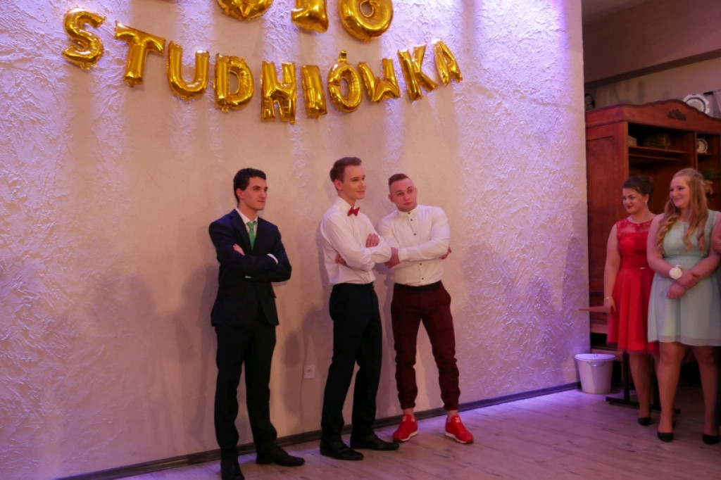 Studniówka 2018. Na balu bawili się maturzyści z ZS nr 2