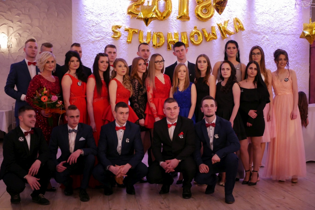 Studniówka 2018 w Szczecinku. ZS nr 6 - rolniczak