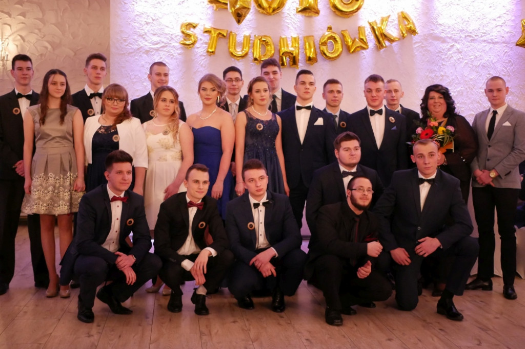 Studniówka 2018 w Szczecinku. ZS nr 6 - rolniczak