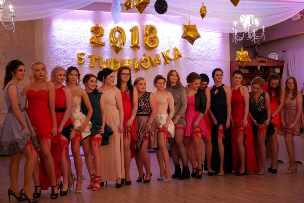 Studniówka 2018 w Szczecinku. ZS nr 6 - rolniczak