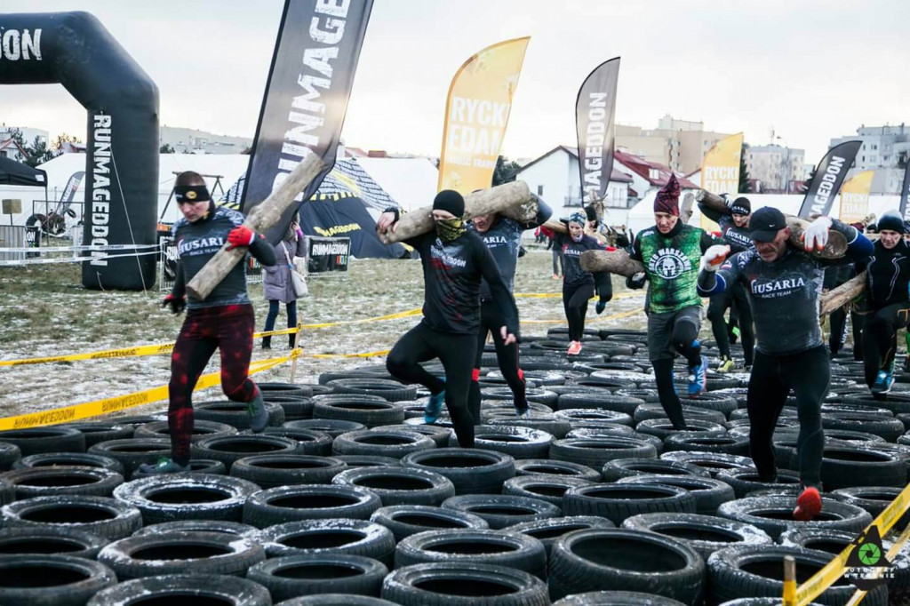 Runmageddon. Zawodnicy ze Szczecinka rozpoczęli nowy sezon startów z przytupem