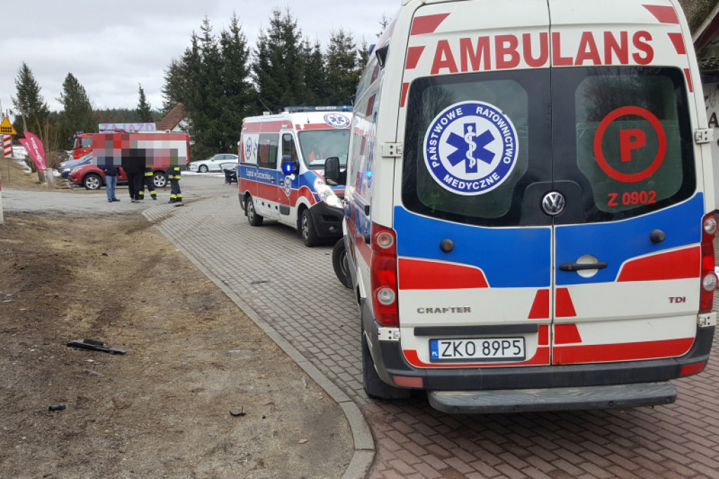 Niebezpieczne zdarzenie drogowe w Białym Borze. Zderzenie dwóch samochodów