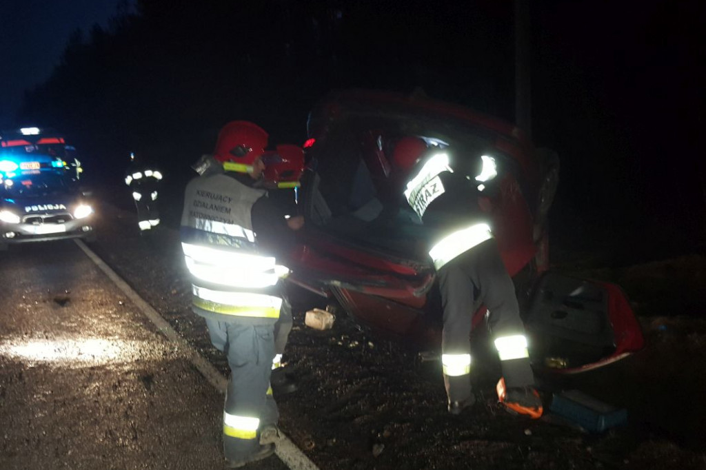 Renault dachował pomiędzy Marcelinem a Gwdą