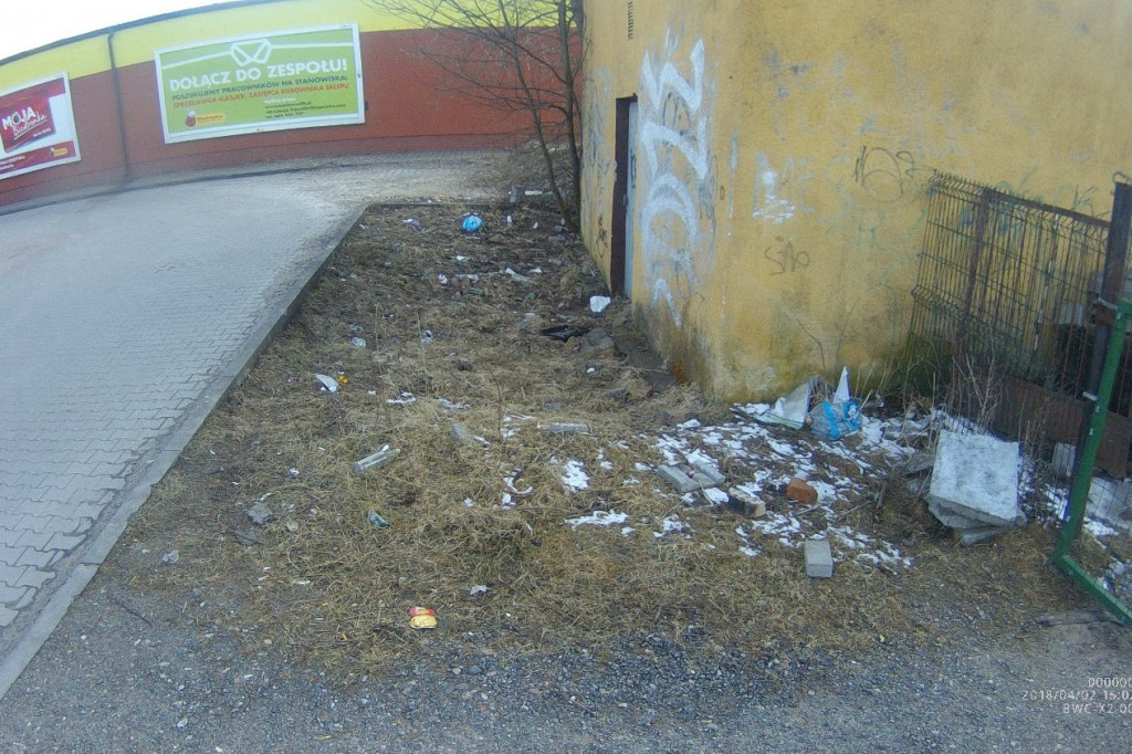Śmieci na posesjach