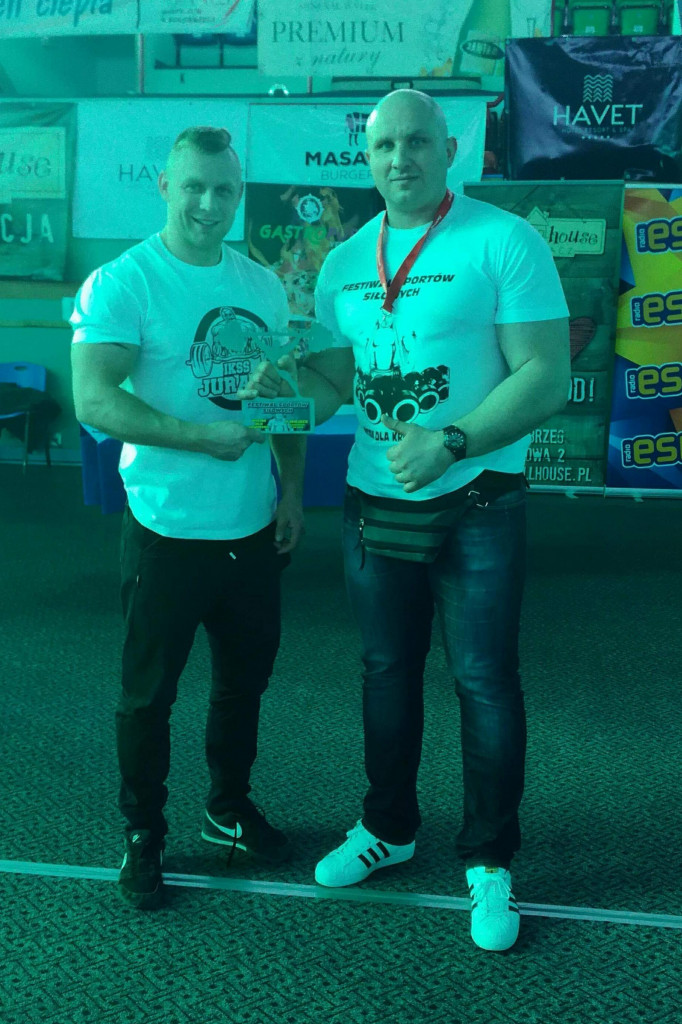 SPORTY SIŁOWE. Wyciskali dla Kruszyny. Udany start Szymona Podolańczyka w Kołobrzegu