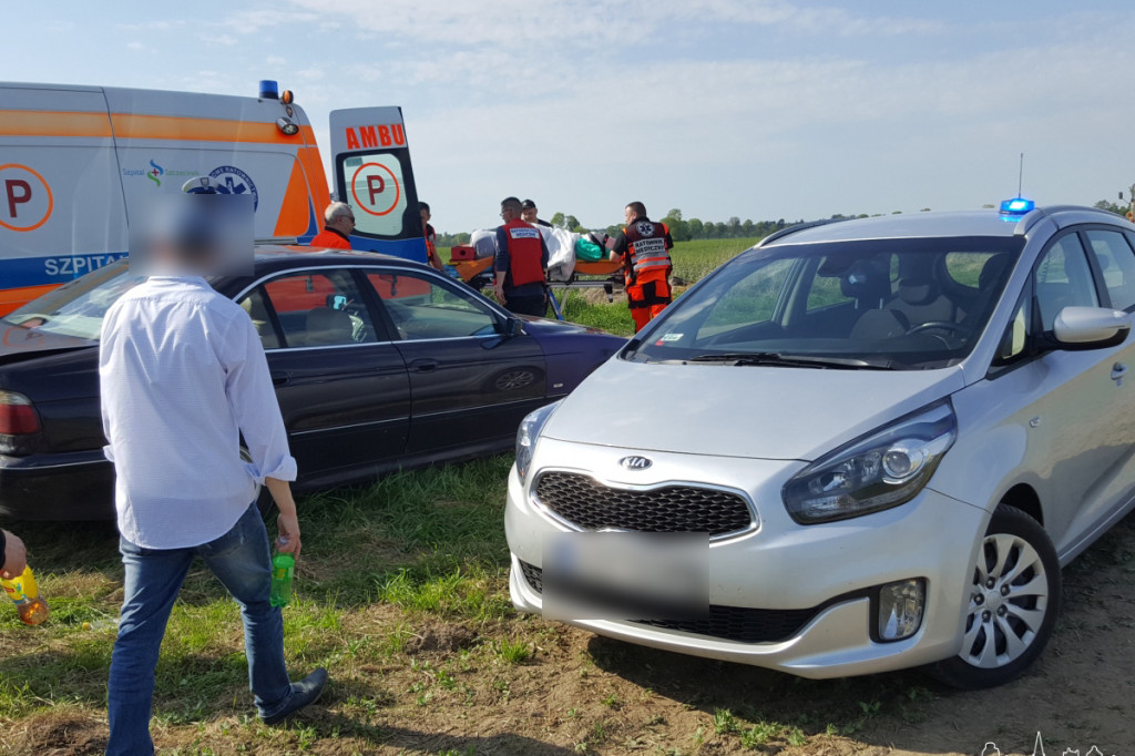 Wypadek na drodze prowadzącej na lotnisko Wilcze Laski