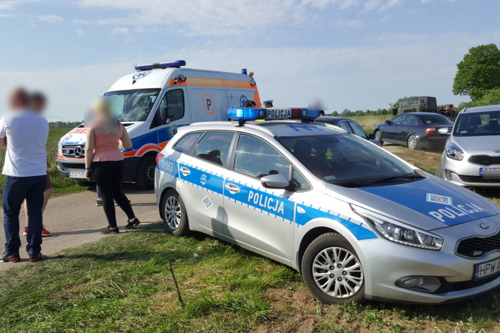 Wypadek na drodze prowadzącej na lotnisko Wilcze Laski