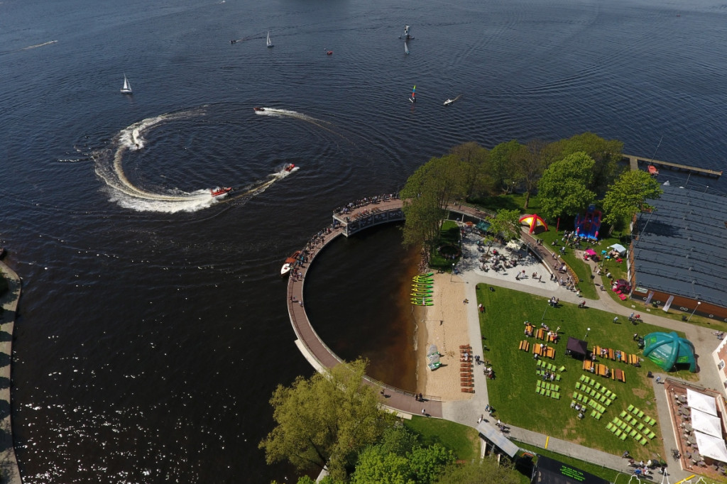 Szczecinek. Majówka przed Zamkiem. Nowy sezon wodniacki, nowy pomost i wiele atrakcji [WIDEO]