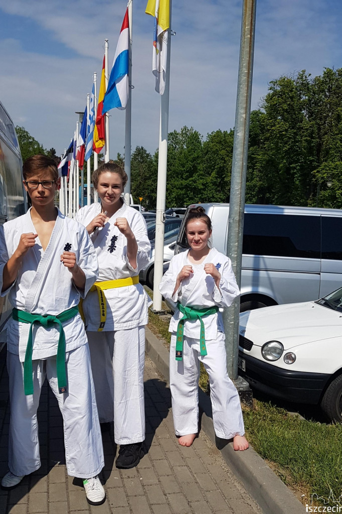 Trzech zawodników, trzy medale. Udany start szczecineckich karateków