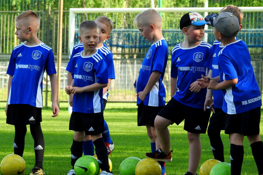 Kronospan Szczecinek Sp. z o.o. znów wspiera najmłodszych piłkarzy!