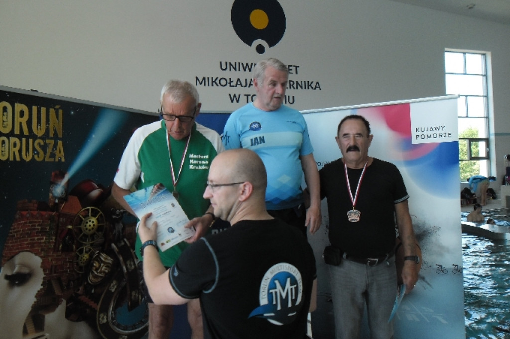 PŁYWANIE. 19 medali szczecineckich mastersów