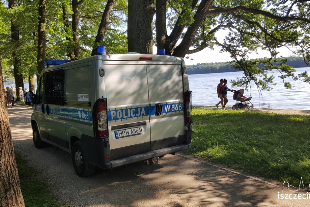 Żartownisie na Trzesiecku. Służby ratunkowe postawione na nogi
