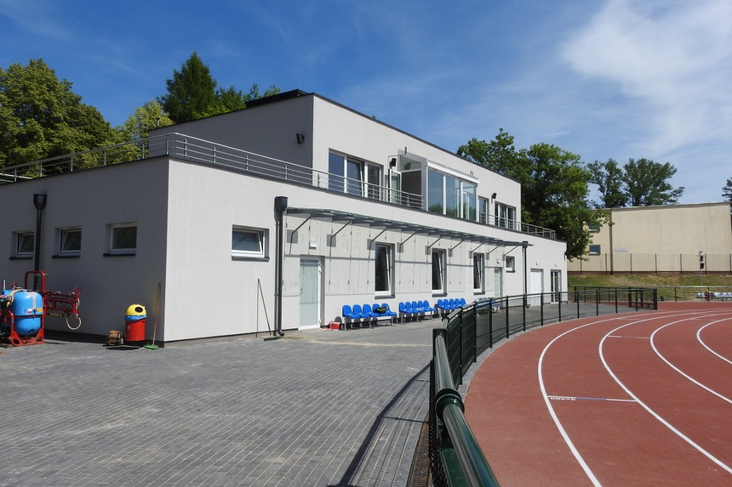 Stadion na Świątkach ze świadectwem Polskiego Związku Lekkiej Atletyki