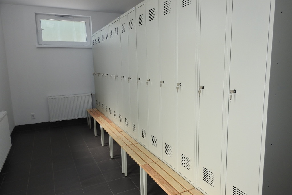 Stadion na Świątkach ze świadectwem Polskiego Związku Lekkiej Atletyki