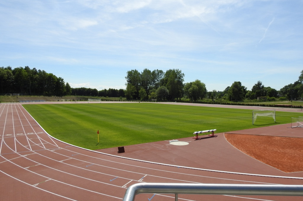 Stadion na Świątkach ze świadectwem Polskiego Związku Lekkiej Atletyki